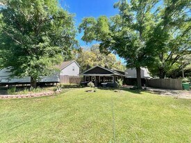 702 29th St in Niceville, FL - Building Photo