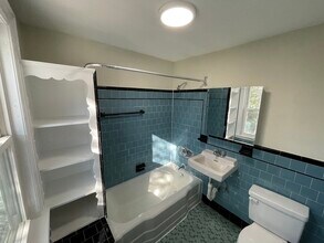 279 Washington St, Unit 2 in Somerville, MA - Foto de edificio - Building Photo