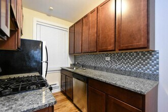1034 Dempster St in Chicago, IL - Building Photo - Building Photo