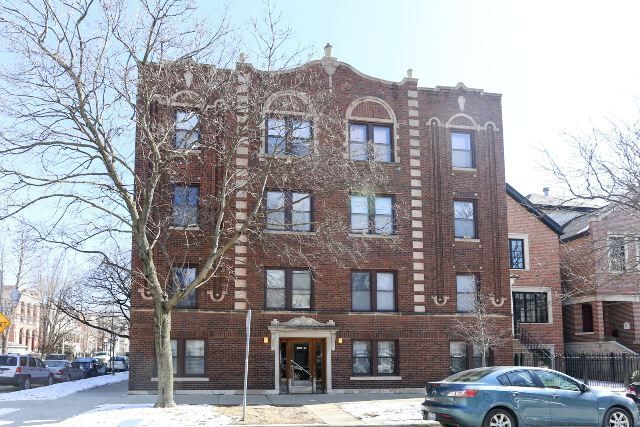 3321 N Lakewood Ave in Chicago, IL - Building Photo