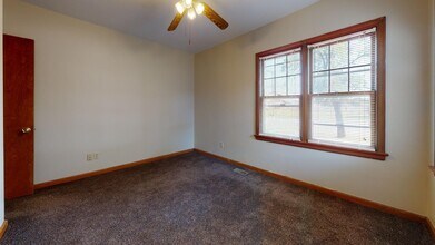2432 21st St in Great Bend, KS - Building Photo - Building Photo