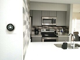 5750 Phoenix Dr, Unit 39 in Dallas, TX - Building Photo