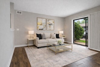 The Grove on Spring in Dickson, TN - Building Photo - Building Photo