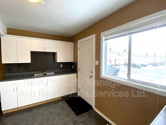 26 Little Wedeene St in Kitimat, BC - Building Photo - Building Photo