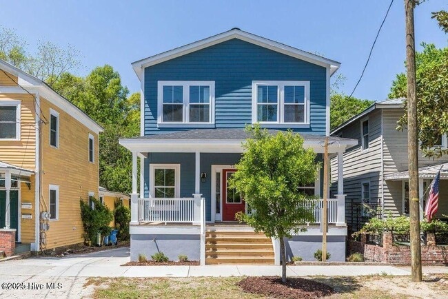 property at 710 S 5th Ave
