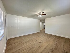 106 NW 1st St in Hallandale Beach, FL - Building Photo - Building Photo