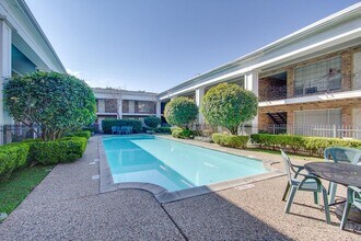 5353 Richmond Ave. in Houston, TX - Foto de edificio - Building Photo