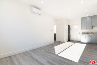 1327 23rd St, Unit B2 in Santa Monica, CA - Building Photo - Building Photo