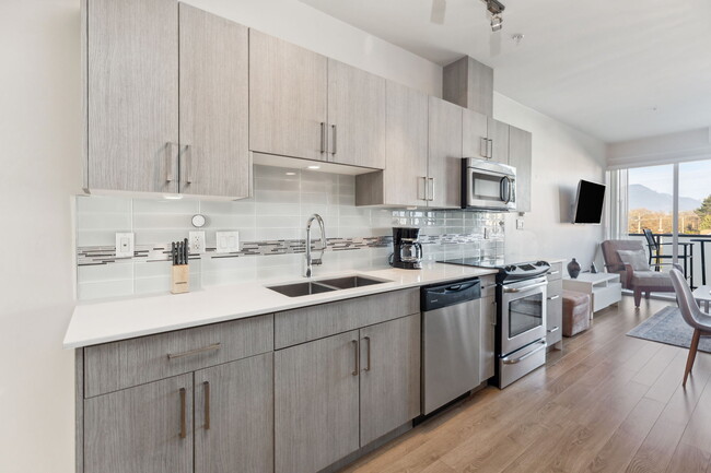 388 Kootenay St in Vancouver, BC - Building Photo - Building Photo