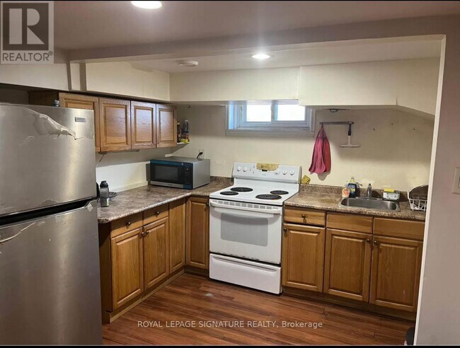 50 Taunton Rd W in Oshawa, ON - Building Photo - Building Photo