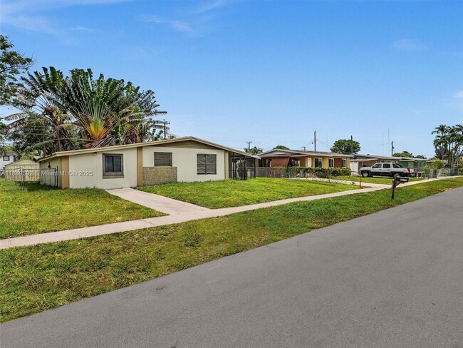 property at 5611 SW 37th St