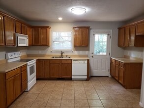 2101 S Oak Grove Ave in Springfield, MO - Building Photo - Building Photo