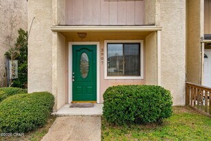 3907 Venetian Cir in Panama City, FL - Building Photo