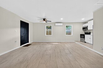 23130 Bayleaf Dr in Spring, TX - Building Photo - Building Photo