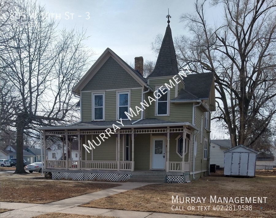 805 W 10th St in Fremont, NE - Building Photo