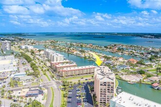 51 Island Way, Unit 101 in Clearwater, FL - Building Photo - Building Photo