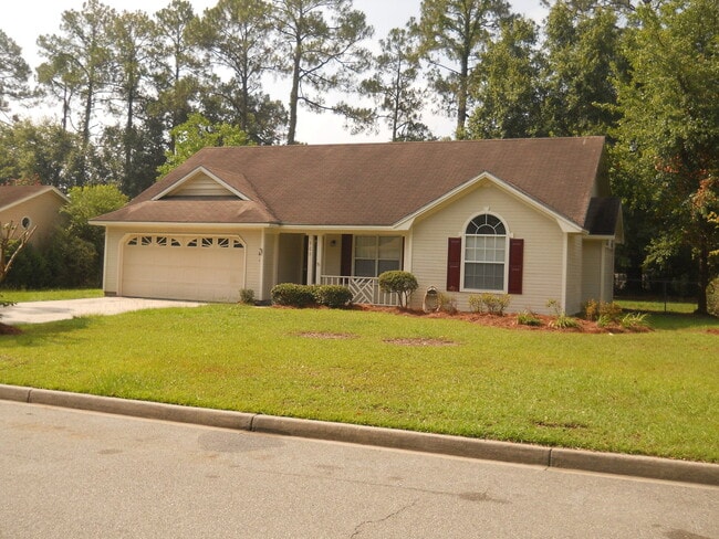909 Pine Cone Cir in Valdosta, GA - Building Photo - Building Photo