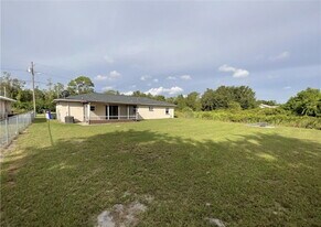 4724 Manatee Dr in Sebring, FL - Building Photo
