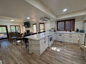 2340 N Plateau Dr in Flagstaff, AZ - Building Photo - Building Photo