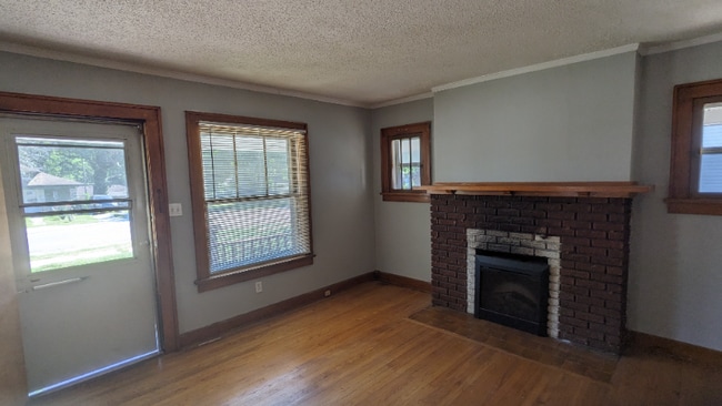 524 S Hardy Ave in Independence, MO - Foto de edificio - Building Photo