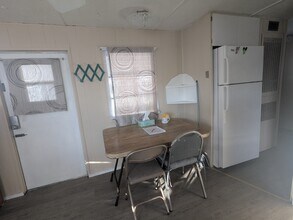 120 Fortner Ave in Lakeland, FL - Foto de edificio - Building Photo