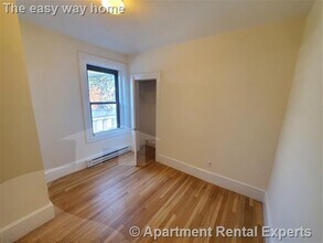 991 Massachusetts Ave in Cambridge, MA - Foto de edificio - Building Photo