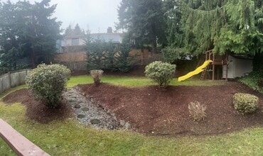 4001 SW 328th St in Federal Way, WA - Foto de edificio - Building Photo