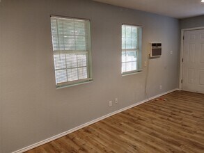 513 Wolf St, Unit 4 in Killeen, TX - Building Photo - Building Photo