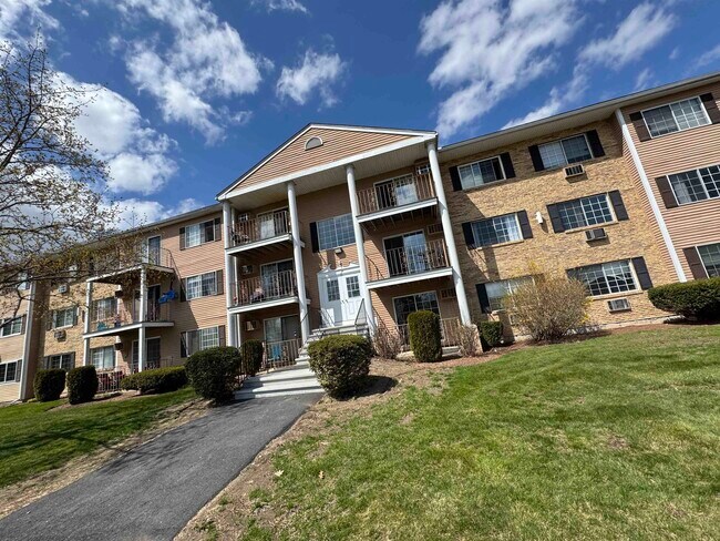 377 Huse Rd in Manchester, NH - Building Photo - Building Photo