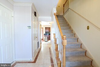 8519 Electric Ave in Vienna, VA - Foto de edificio - Building Photo