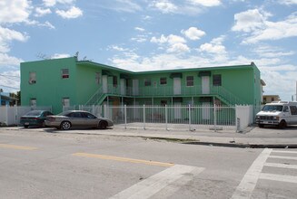 1190 NW 67th St in Miami, FL - Building Photo - Building Photo