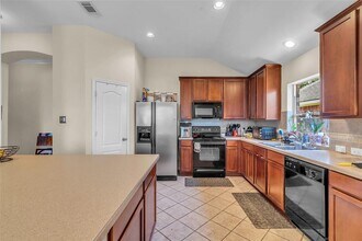 10711 Gilford Crest Dr in Spring, TX - Building Photo - Building Photo