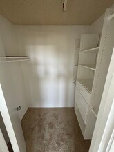 5911 Edsall Rd, Unit 1214 in Alexandria, VA - Foto de edificio - Building Photo