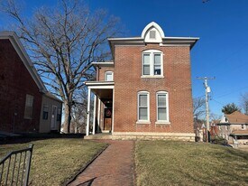 1033 Kentucky St in Quincy, IL - Building Photo