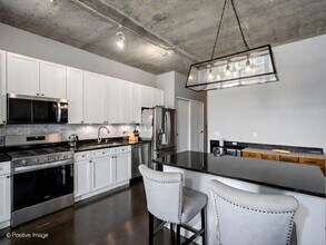 321 S Sangamon St in Chicago, IL - Building Photo - Building Photo