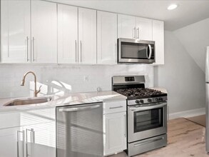 Commonwealth Townhomes in Montclair, NJ - Building Photo - Building Photo