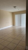 4271 NW 5th St in Plantation, FL - Building Photo