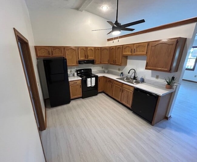 1565 Wayne St in Troy, OH - Building Photo - Building Photo