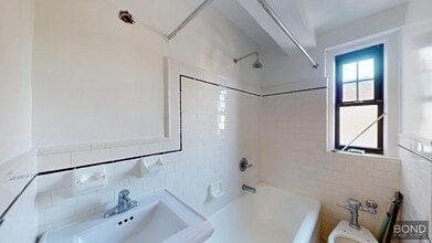 95 Christopher St in New York, NY - Building Photo - Building Photo
