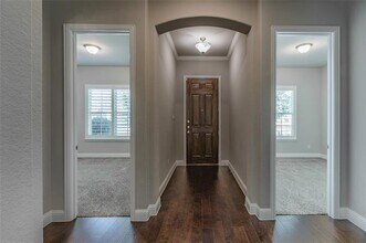 12750 Mercer Pkwy in Farmers Branch, TX - Building Photo - Building Photo