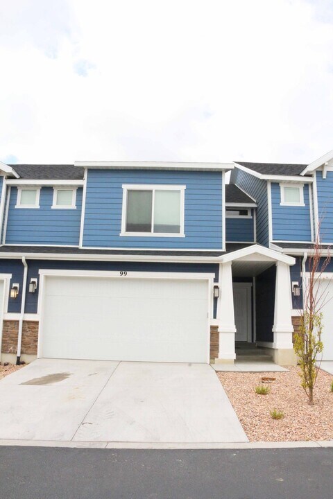 99 Ashgrove Ln in Saratoga Springs, UT - Building Photo