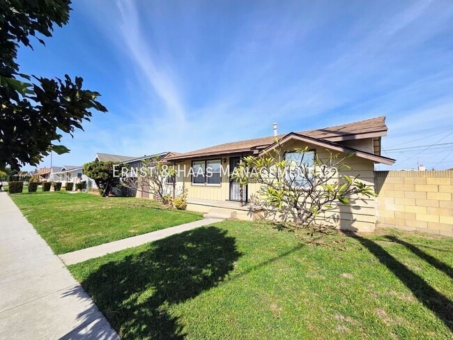 property at 5611 Orange Ave