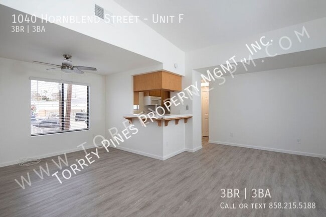 1040 Hornblend St in San Diego, CA - Building Photo - Building Photo