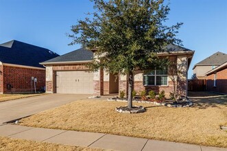 9245 Tierra Verde Dr in Fort Worth, TX - Building Photo - Building Photo