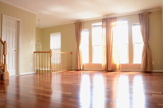 12250 Winscombe Ter in Fairfax, VA - Building Photo - Building Photo