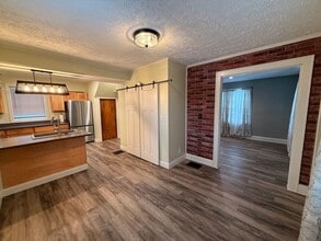 559 E Chestnut St in Lancaster, OH - Building Photo - Building Photo