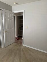 5931 Cedar Lake Dr in Indianapolis, IN - Foto de edificio - Building Photo