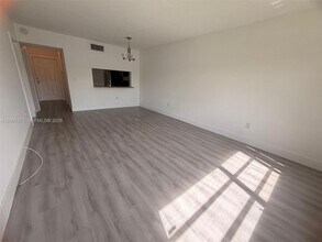 20111 NE 27th Ct, Unit K102 in Aventura, FL - Building Photo - Building Photo