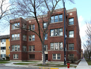 1500 W Pratt Blvd in Chicago, IL - Building Photo - Building Photo