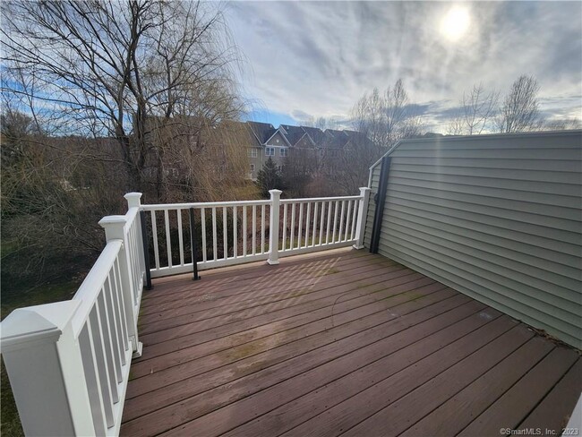 42 Lawrence Ave in Danbury, CT - Building Photo - Building Photo